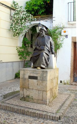 마이모니데스 동상(에스타투아 데 마이모니데스)